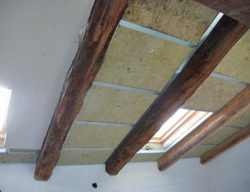 controsoffitto tetto con isolamento durante i lavori