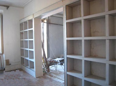 libreria in cartongesso in lavorazione